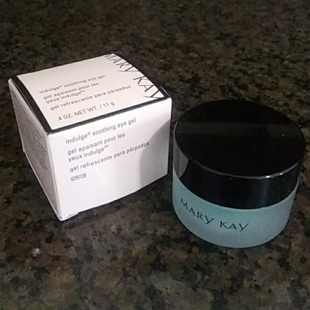 Indulge soothing eye gel